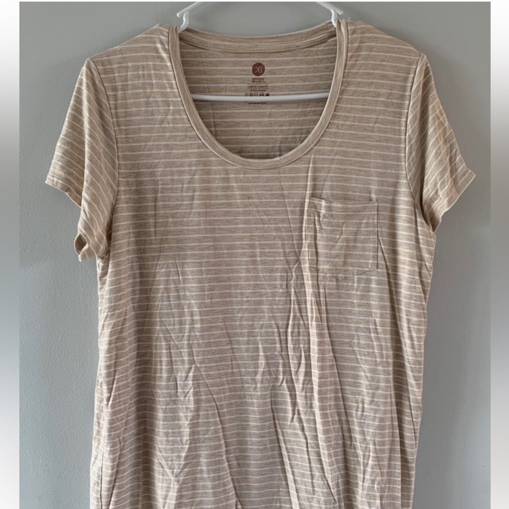 Kindred Bravely Shirt Short Sleeve Nursing Breastfeeding Everyday V Neck Size L